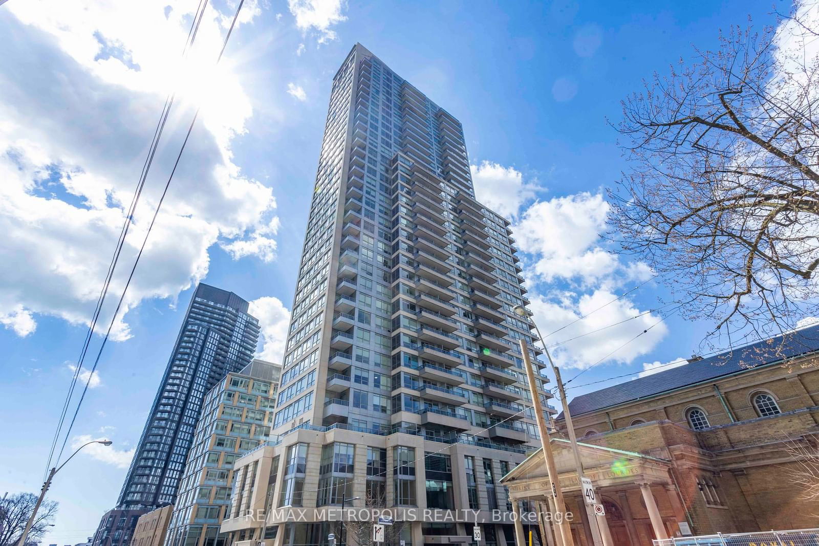 Building at 500 Sherbourne Street, Toronto, North St. James Town