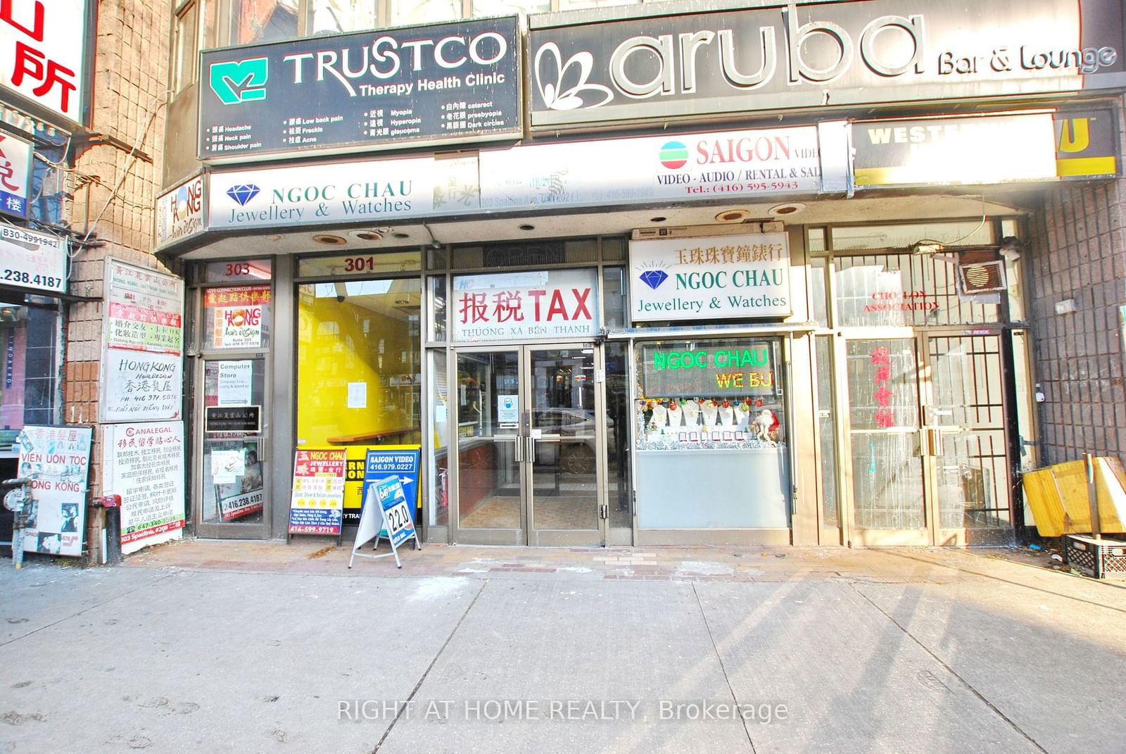 Commercial/Retail for lease at 2&4-301 Spadina Avenue, Toronto, Kensington-Chinatown, M5T 2E6 - MLS: C11930160