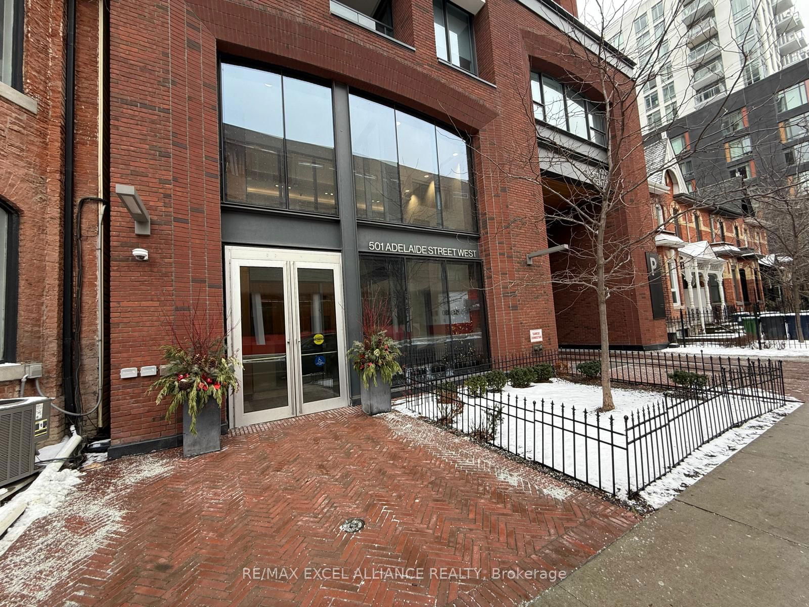 Condo for lease at 1406-501 Adelaide Street, Toronto, Waterfront Communities C1, M5V 1T4 - MLS: C11930173