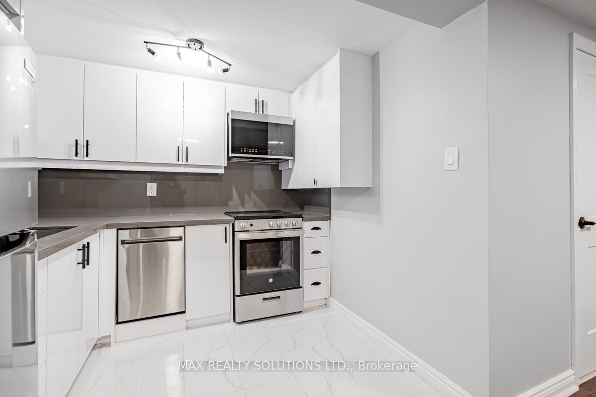 Detached House for lease at Lower-38 St Germain Avenue, Toronto, Lawrence Park North, M5M 1V8 - MLS: C11930547