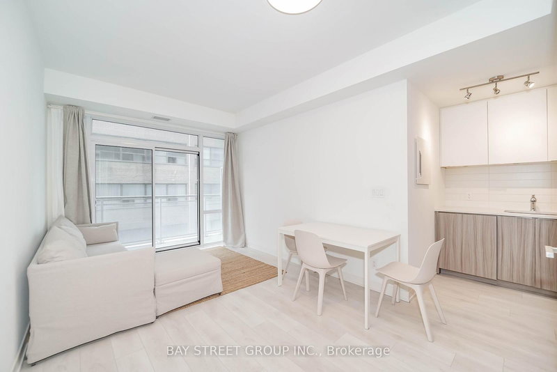 515 - 223 St Clair Ave W, Toronto, M4V 0A5 | Image 3