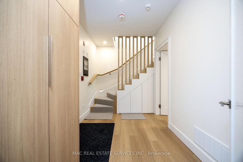 Laneway - 21 Farnham Ave, Toronto, M4V 1H6 | Image 2