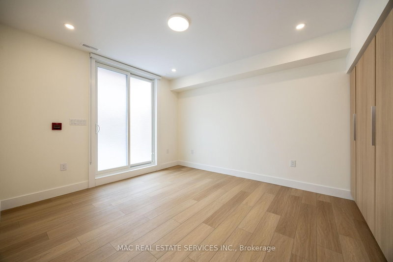 Laneway - 21 Farnham Ave, Toronto, M4V 1H6 | Image 3