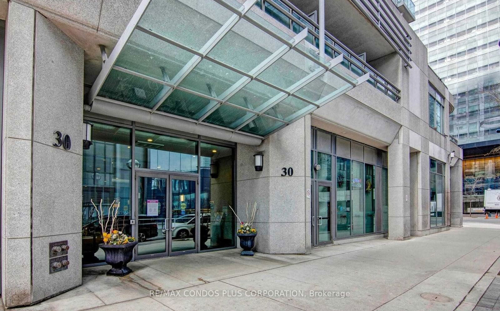 Condo for lease at 906-30 Grand Trunk Crescent, Toronto, Waterfront Communities C1, M5J 3A3 - MLS: C11930942