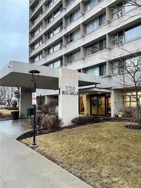 Building at 725 Don Mills Road, Toronto, Flemingdon Park