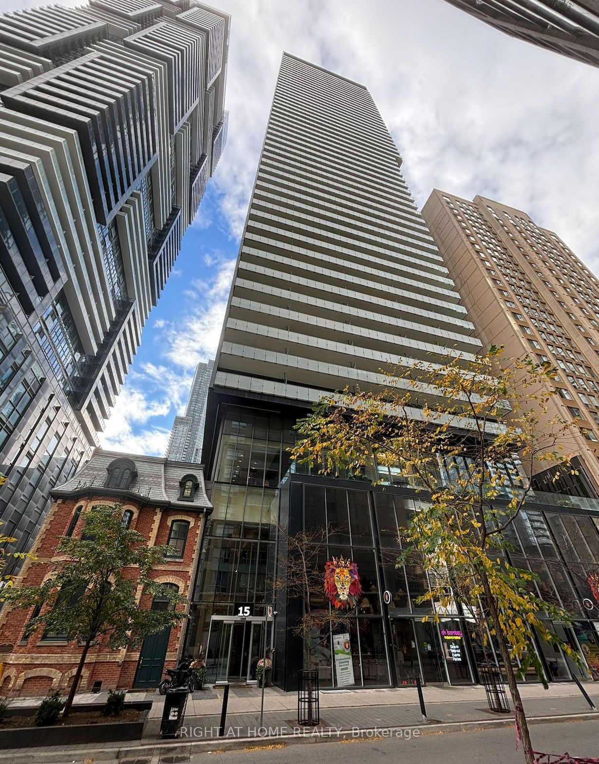 Condo for sale at 1711-15 Grenville Street, Toronto, Bay Street Corridor, M4Y 0B9 - MLS: C11931149