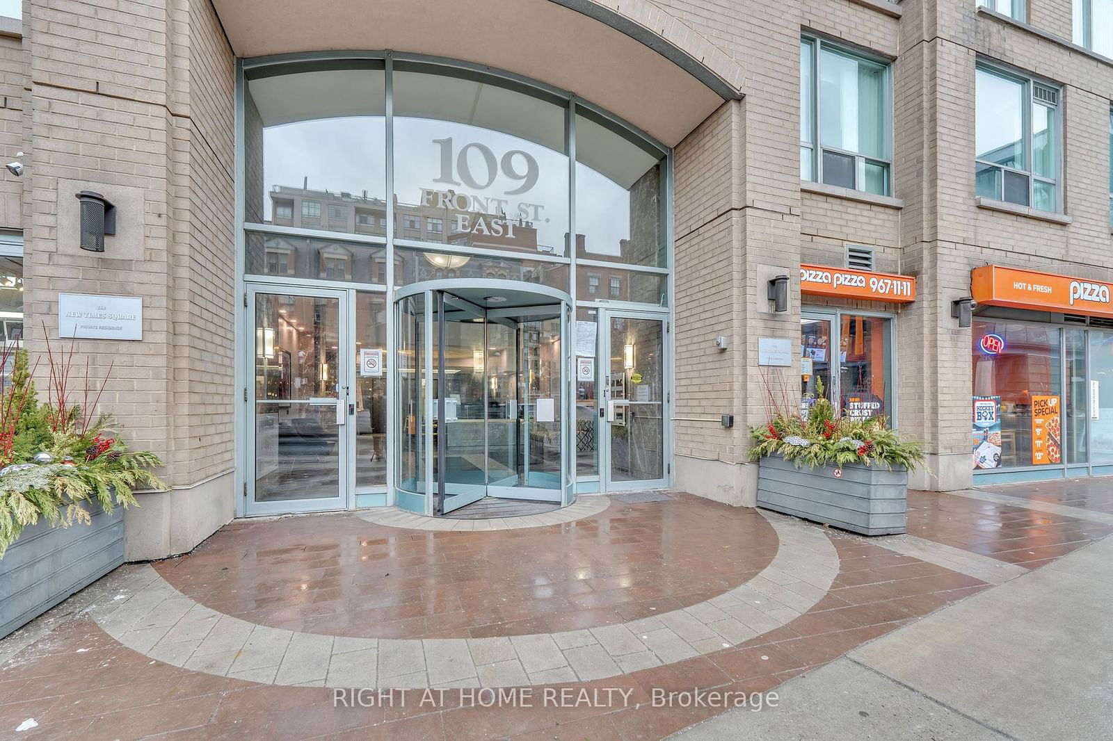 Condo for sale at 303-109 Front Street, Toronto, Waterfront Communities C8, M5A 4P7 - MLS: C11931244