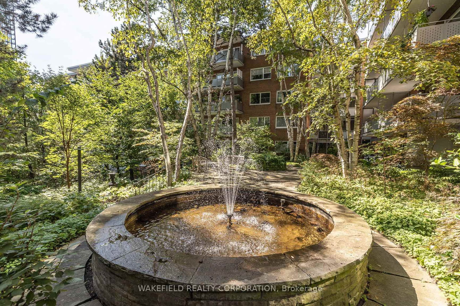 Condo sold at 715-21 Dale Avenue, Toronto, Rosedale-Moore Park, M4W 1K3 - MLS: C11931257