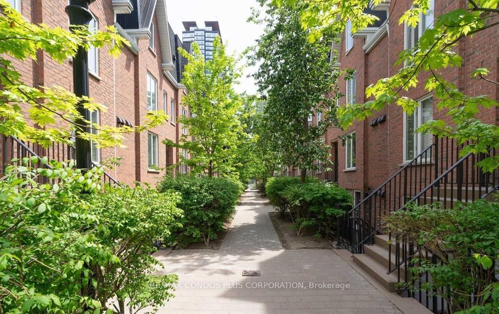 Townhouse for lease at 512-27 Canniff Street, Toronto, Niagara, M6K 3M5 - MLS: C11931274