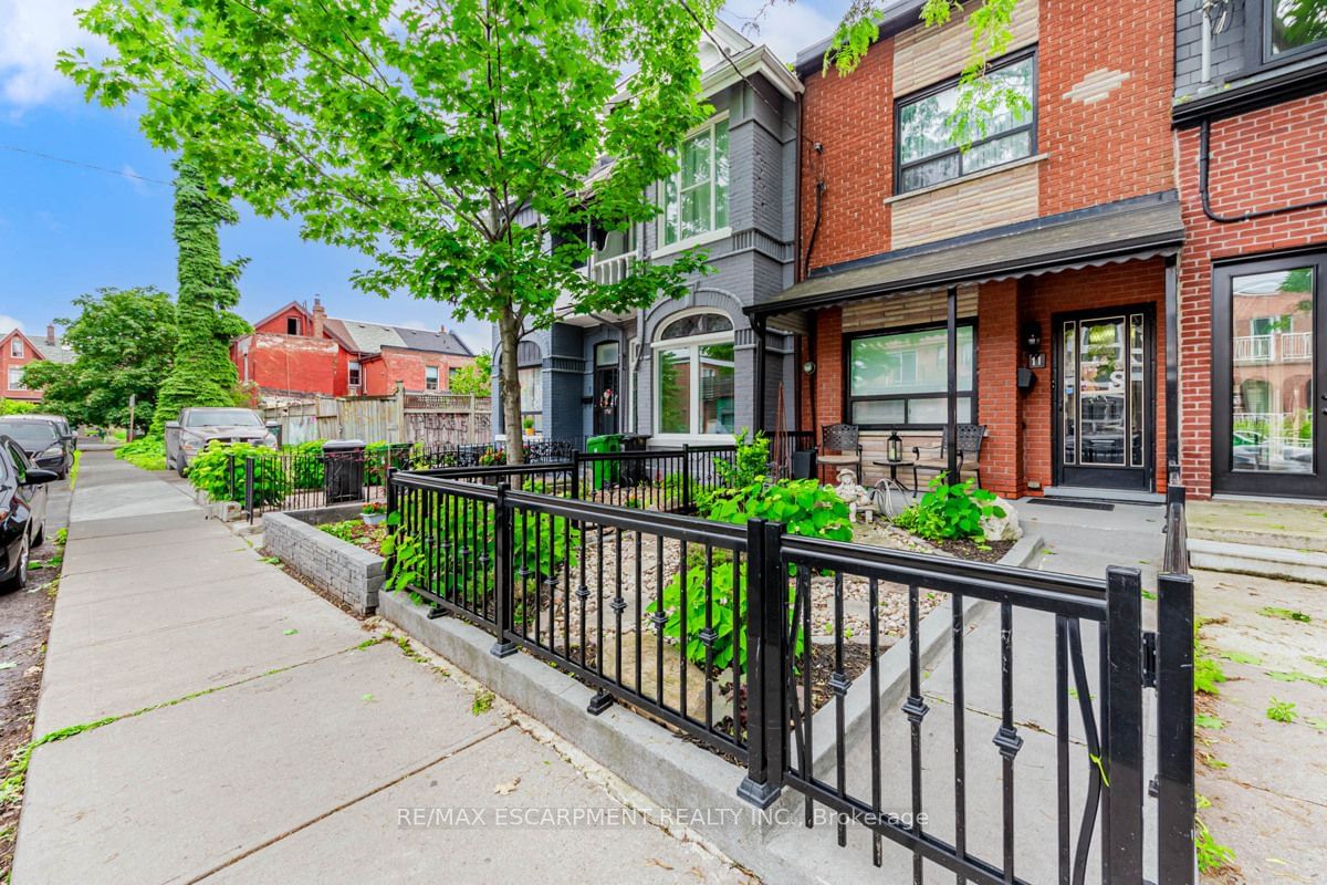 Townhouse for sale at 11 Alma Avenue, Toronto, Little Portugal, M6J 1N2 - MLS: C11932037