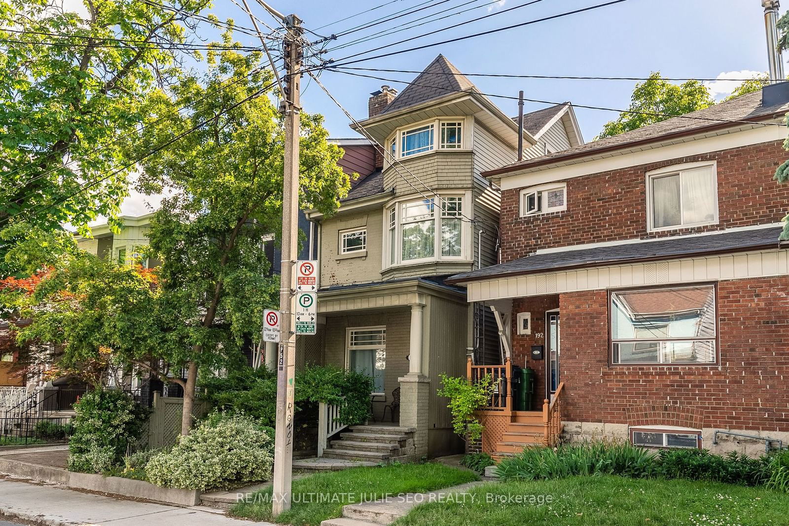 Semi-Detached House for sale at 190 Markham Street, Toronto, Trinity-Bellwoods, M6J 2G6 - MLS: C11932334