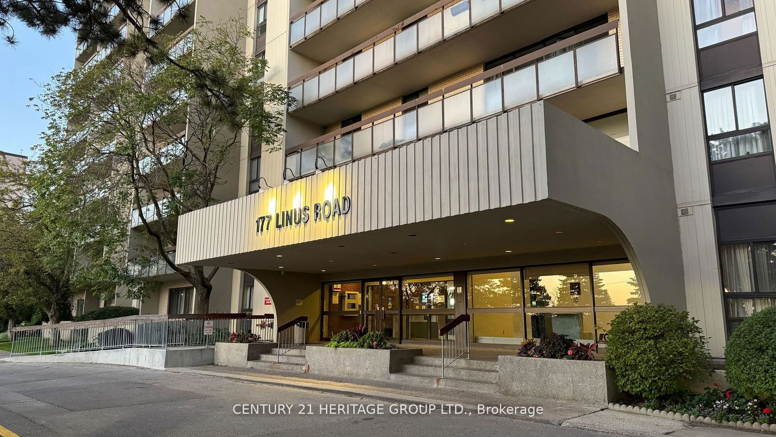 Condo for lease at 1706-177 Linus Road, Toronto, Don Valley Village, M2J 4S5 - MLS: C11932417