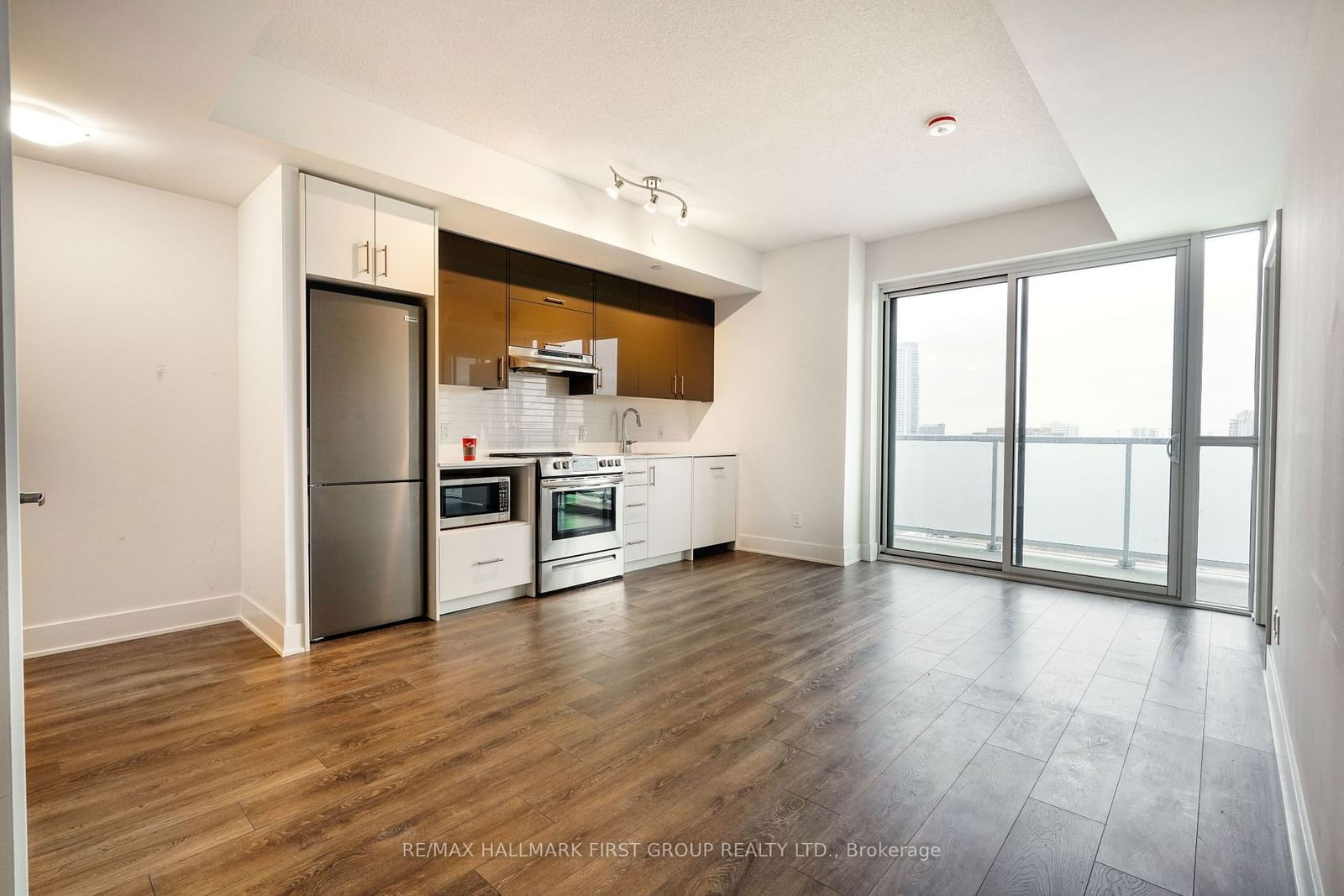 Condo for sale at 1015-188 Fairview Mall Drive, Toronto, Don Valley Village, M2J 0H7 - MLS: C11932438