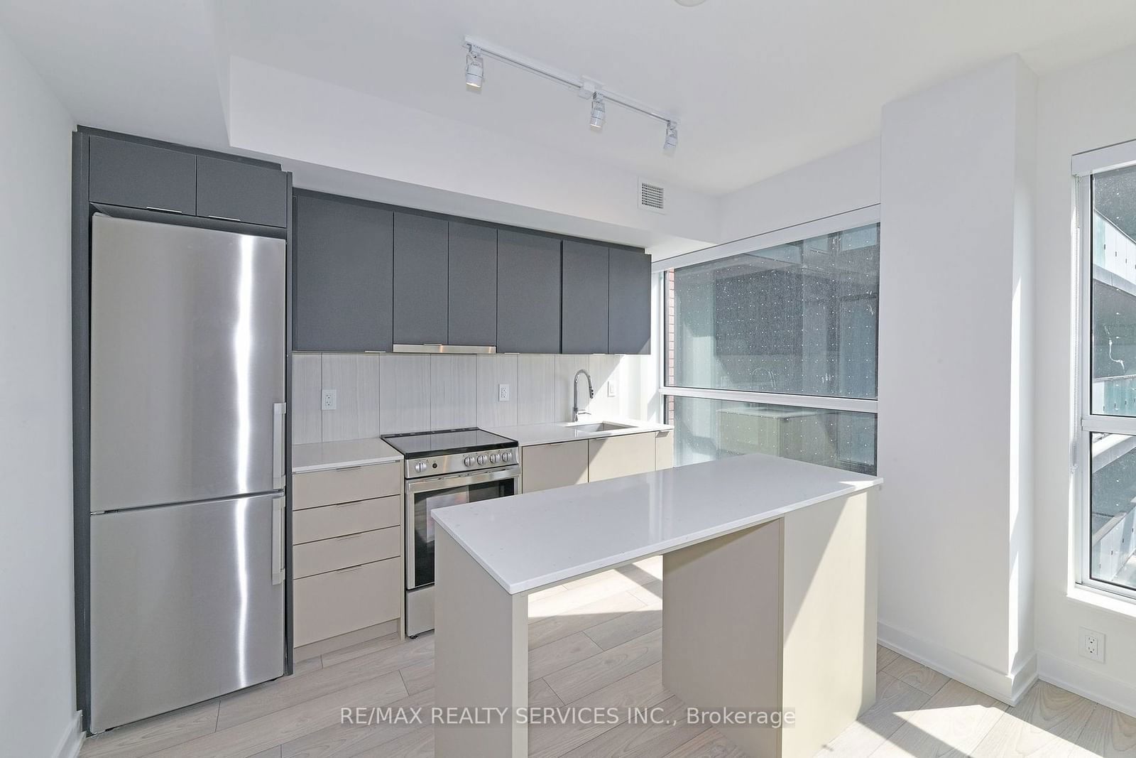 Condo for lease at 0419-8 Tippett Road, Toronto, Clanton Park, M3H 0E7 - MLS: C11932521