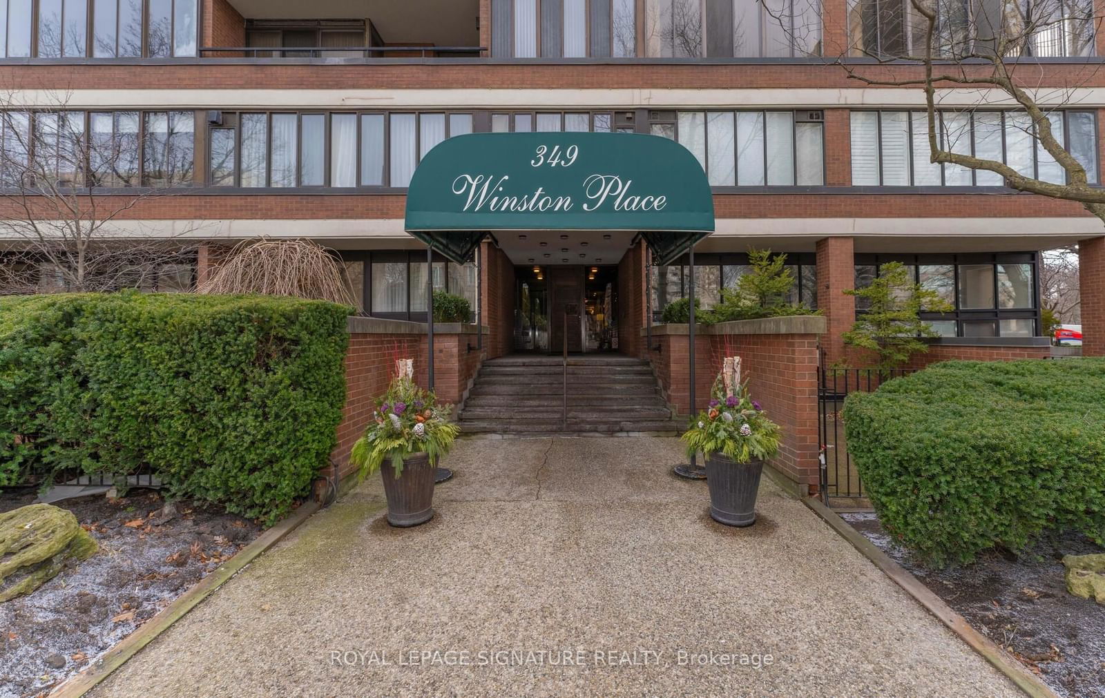 Condo for sale at 402-349 St.Clair Avenue, Toronto, Casa Loma, M5P 1M3 - MLS: C11932566