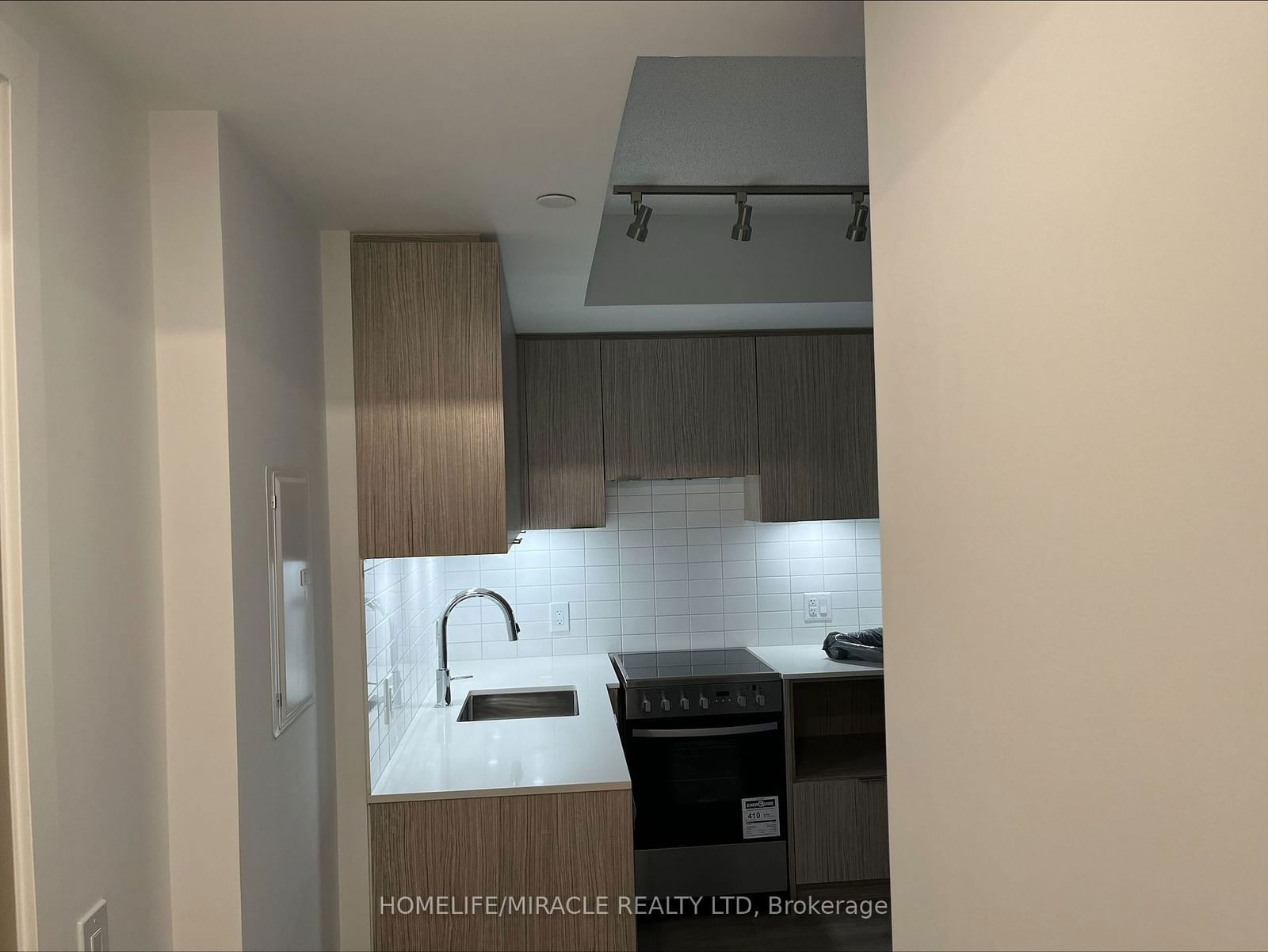 Condo leased at 2204-395 Bloor Street, Toronto, Cabbagetown-South St. James Town, M4W 4B4 - MLS: C11932673