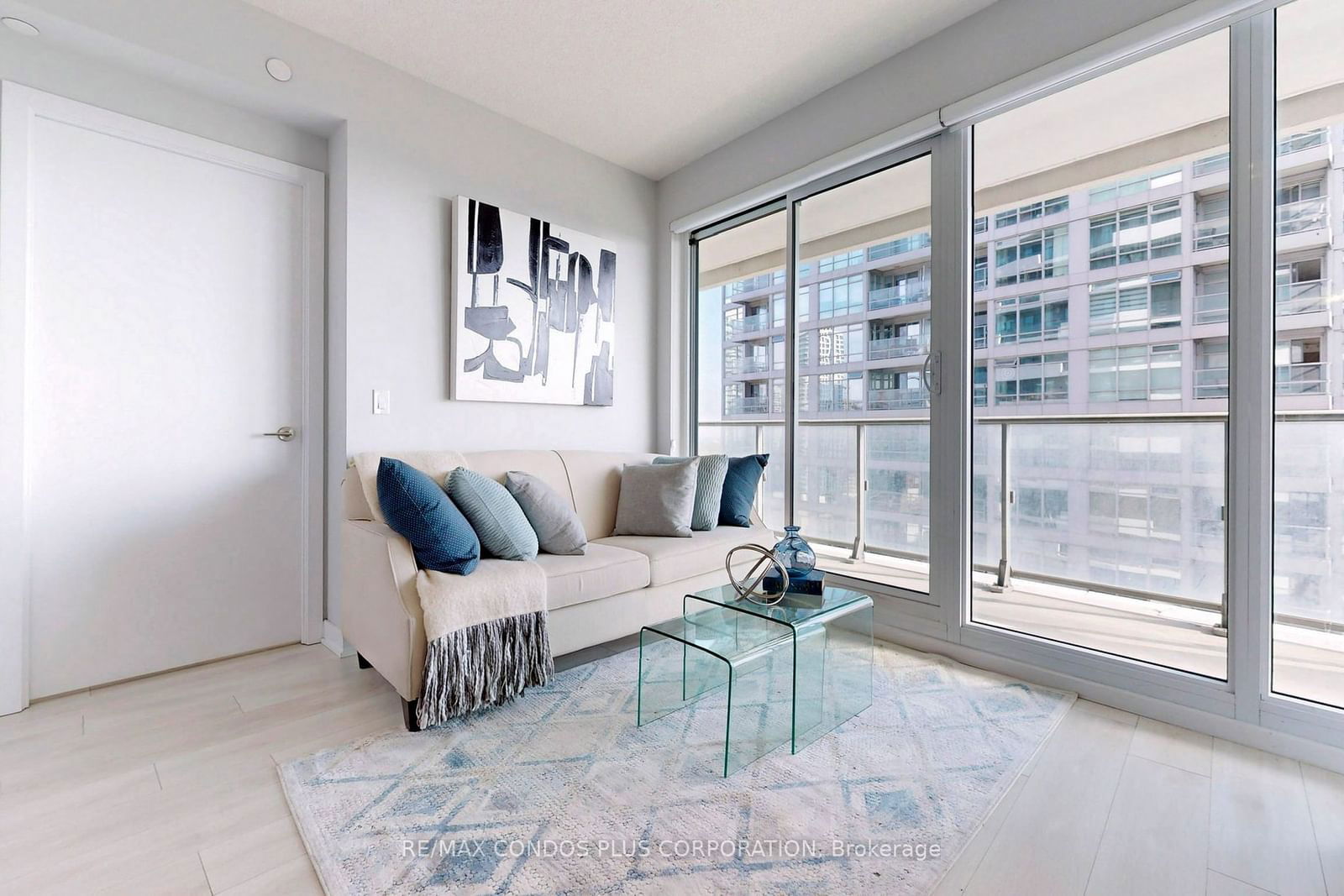 Condo for sale at 2006-2221 Yonge Street, Toronto, Mount Pleasant West, M4S 0B8 - MLS: C11932705