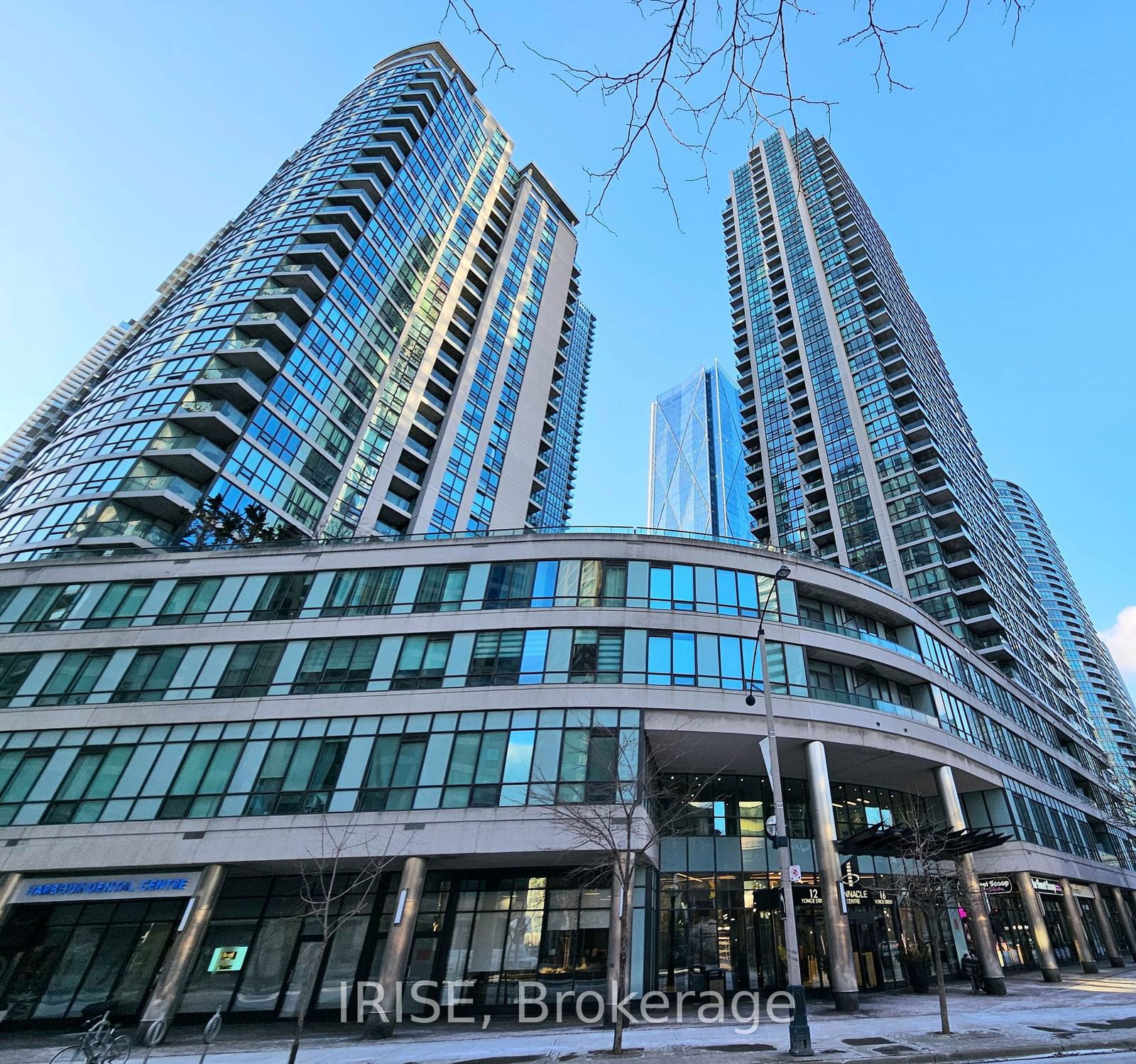 Condo for lease at 809-16 Yonge Street, Toronto, Waterfront Communities C1, M5E 2A1 - MLS: C11933029