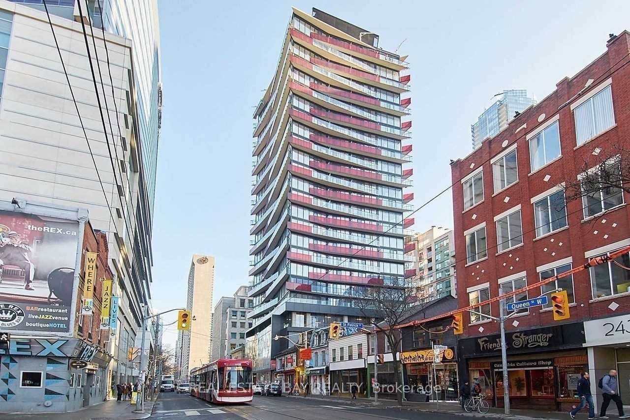 Condo for lease at 606-215 Queen Street, Toronto, Waterfront Communities C1, M5V 0P5 - MLS: C11933063