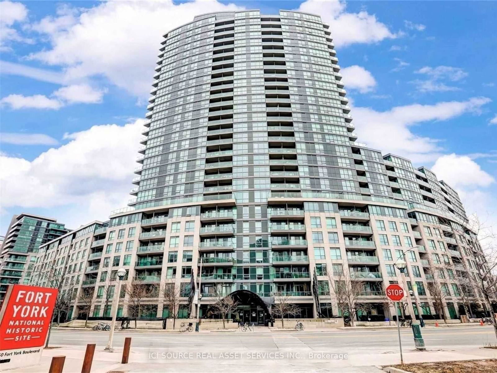 Condo for lease at 704-231 Fort York Boulevard, Toronto, Niagara, M5V 1B2 - MLS: C11933191