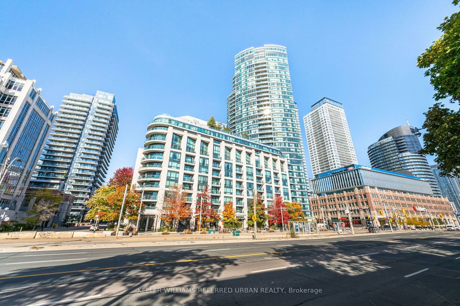 Condo for sale at 318-600 Fleet Street, Toronto, Waterfront Communities C1, M5V 1B7 - MLS: C11933337