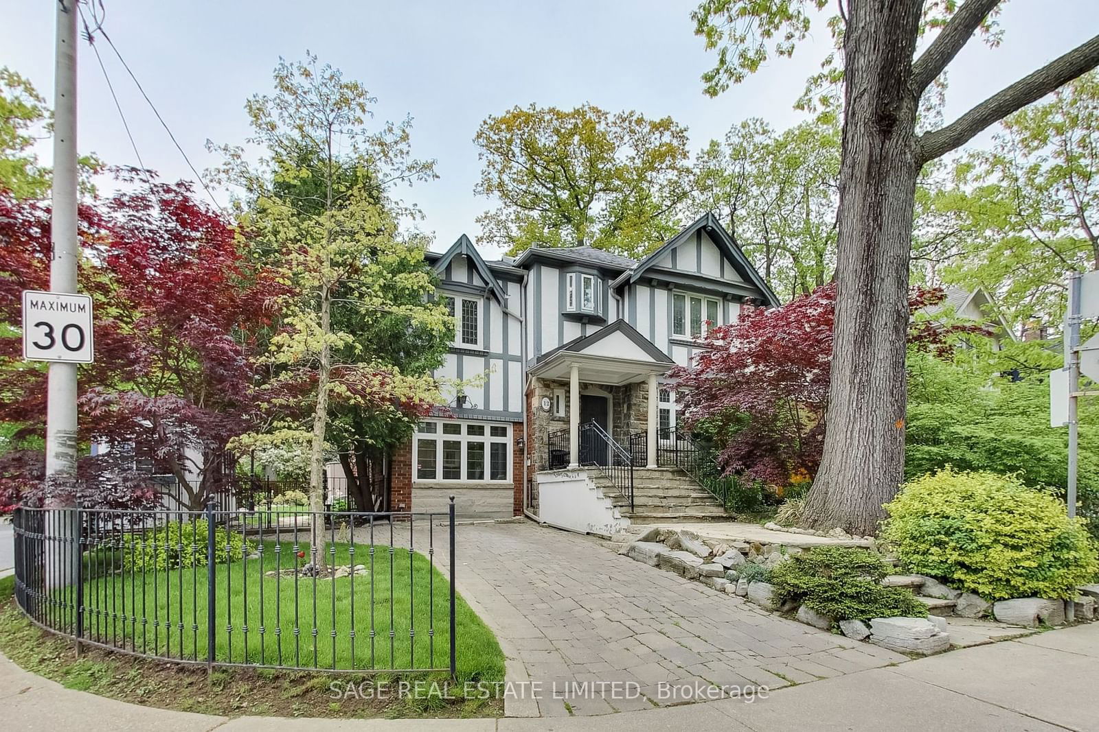 Detached House for lease at 12 Nina Street, Toronto, Casa Loma, M5R 1Z3 - MLS: C11933661