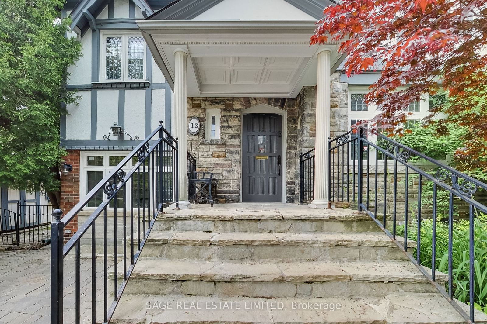 Detached House leased at 12 Nina Street, Toronto, Casa Loma, M5R 1Z3 - MLS: C11933661