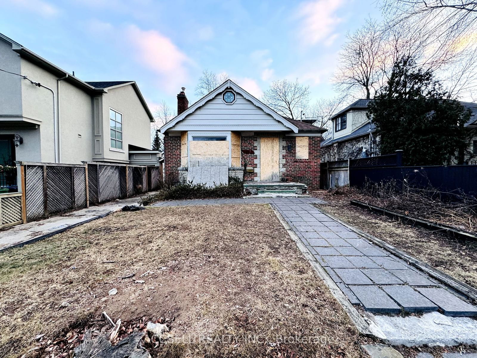 Detached House for sale at 207 Glen Road, Toronto, Rosedale-Moore Park, M4W 2X2 - MLS: C11933841