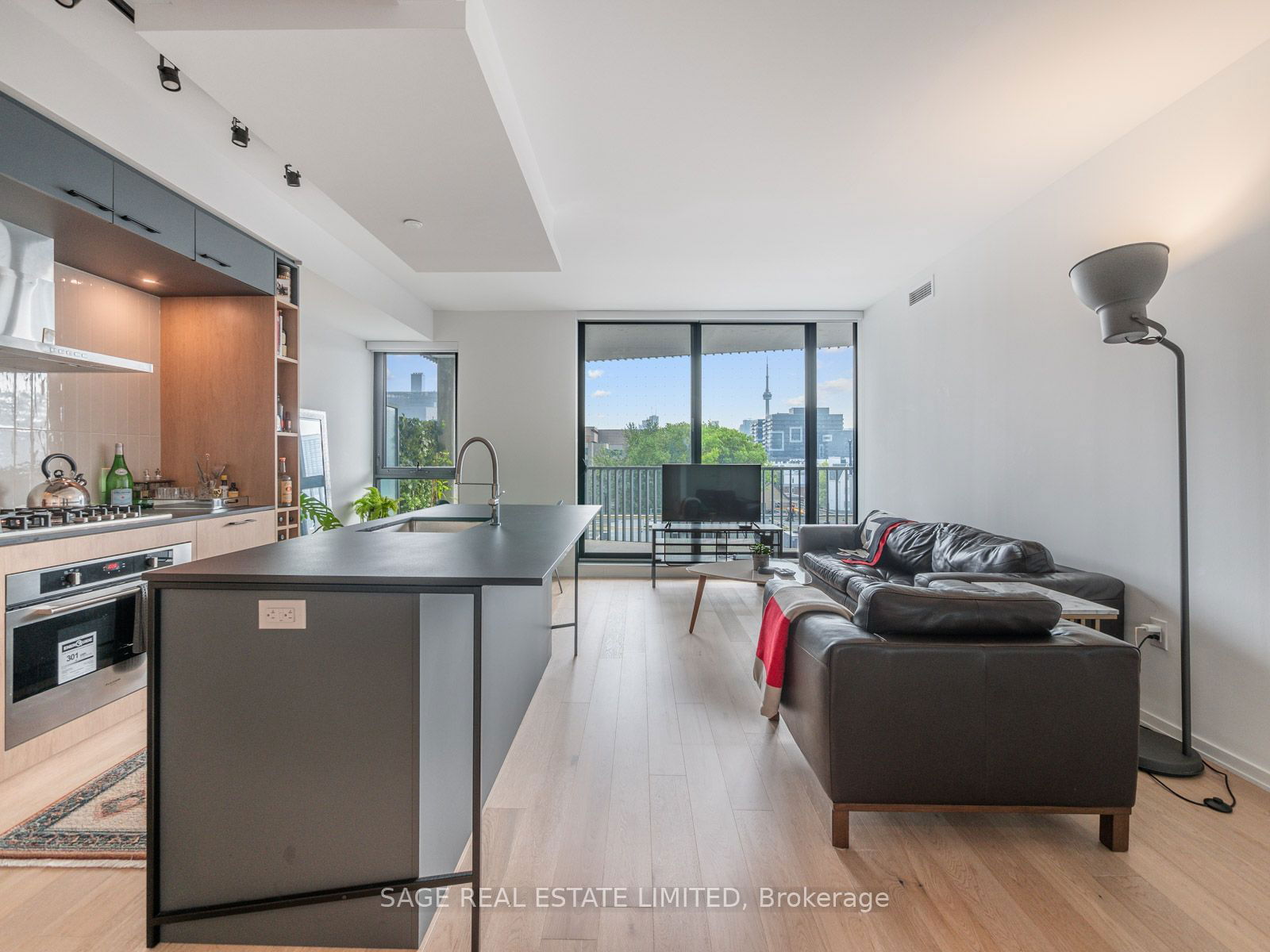 Condo for lease at 404-41 Dovercourt Road, Toronto, Little Portugal, M6J 3C2 - MLS: C11934330