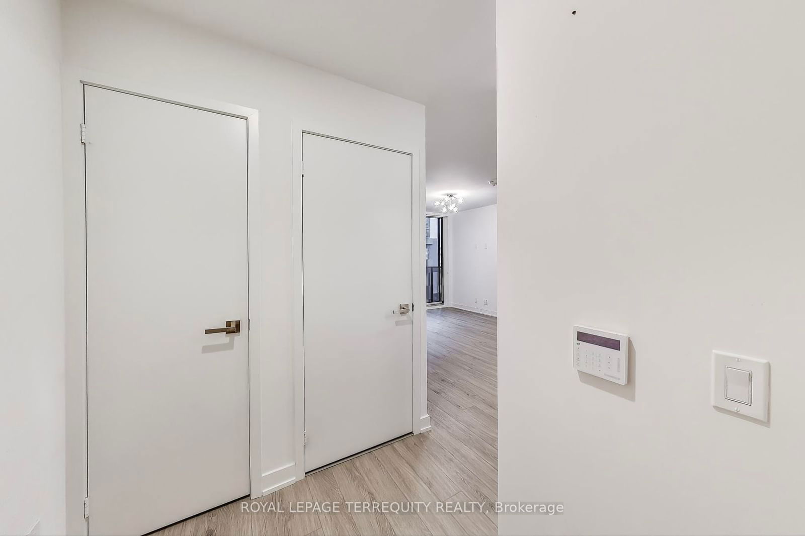 Condo sold at 702-30 Tretti Way, Toronto, Clanton Park, M3H 0E3 - MLS: C11934373