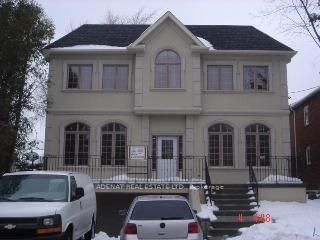 Detached House leased at 100 Shelborne Avenue, Toronto, Bedford Park-Nortown, M5N 1Z3 - MLS: C11934485