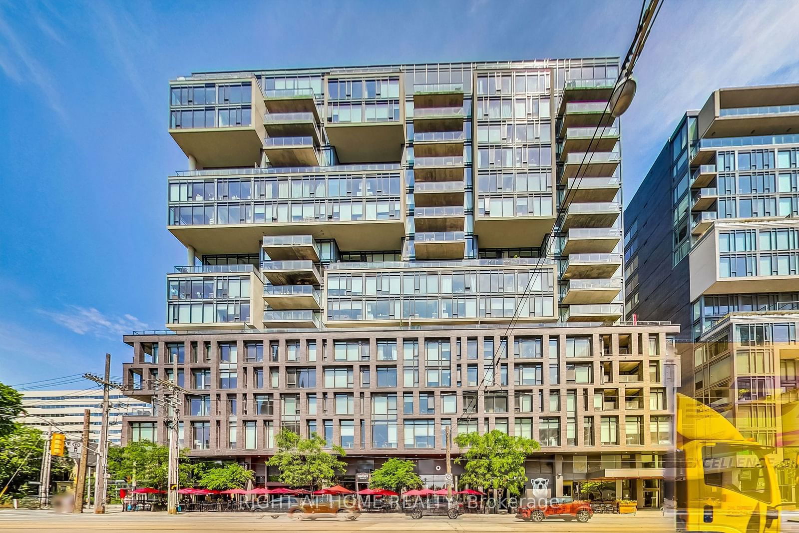 Condo for lease at 706-111 Bathurst Street, Toronto, Waterfront Communities C1, M5V 2R1 - MLS: C11934890