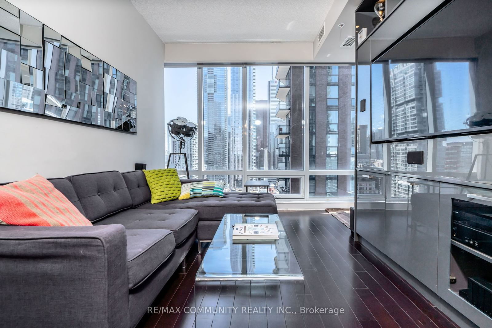 Condo for sale at 2406-295 Adelaide Street, Toronto, Waterfront Communities C1, M5V 0L4 - MLS: C11934964