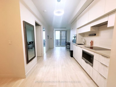 Unit 5309 — 8 Eglinton Avenue E — photo 3