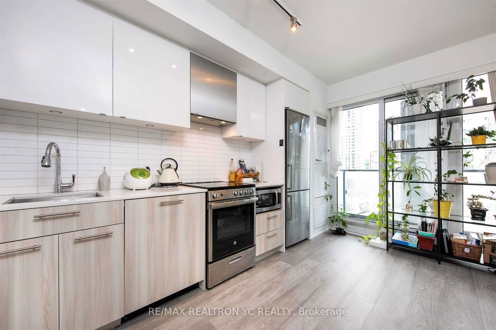 Condo for sale at 832-251 Jarvis Street, Toronto, Church-Yonge Corridor, M5B 2C2 - MLS: C11935150