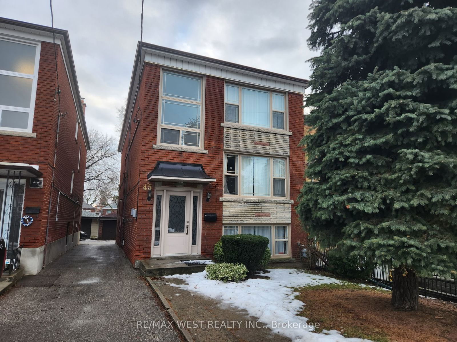 Semi-Detached House for lease at 45 Clovelly Avenue, Toronto, Oakwood Village, M6C 1Y2 - MLS: C11935237