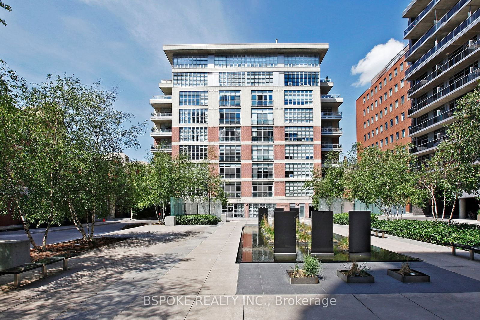 Condo for lease at 904-19 Brant Street, Toronto, Waterfront Communities C1, M5V 2L2 - MLS: C11935291