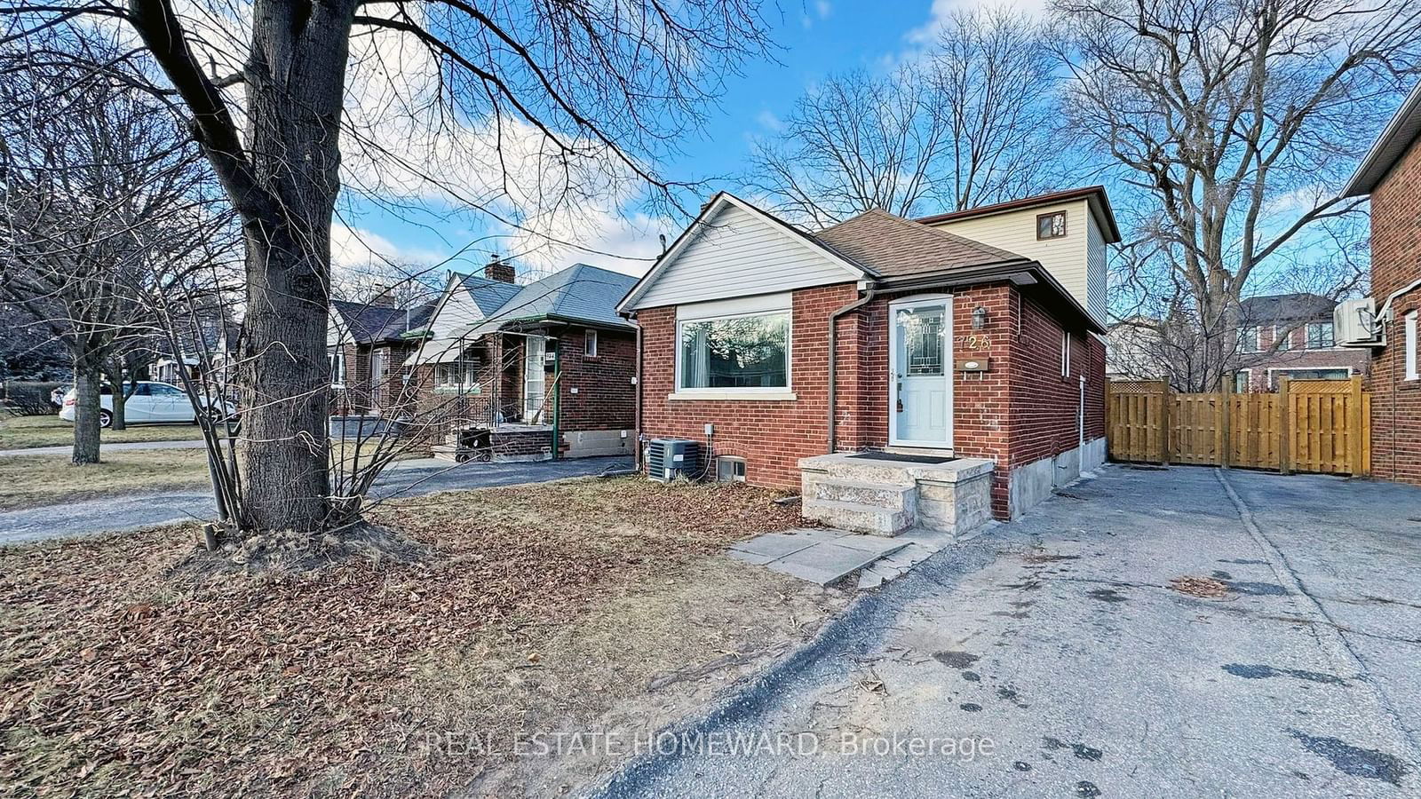 Detached House for sale at 726 Eglinton Avenue, Toronto, Leaside, M4G 2K7 - MLS: C11935328