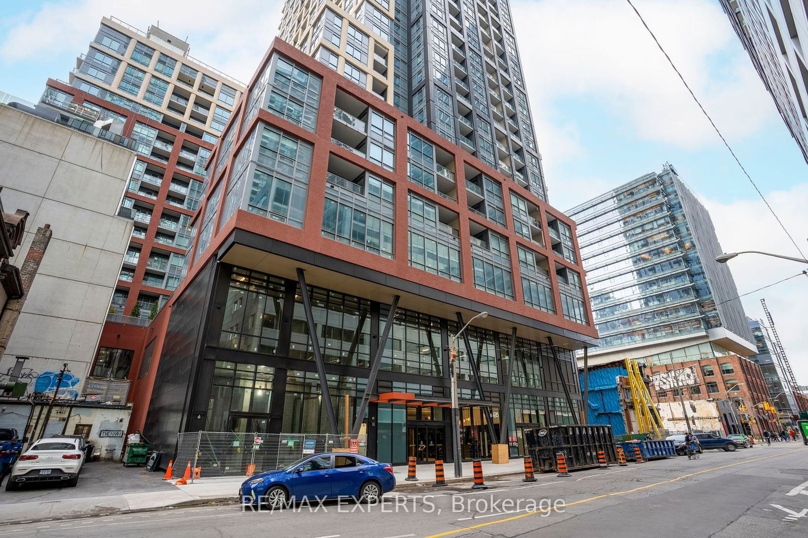 Condo for lease at 617-108 Peter Street, Toronto, Waterfront Communities C1, M5V 2G7 - MLS: C11935751