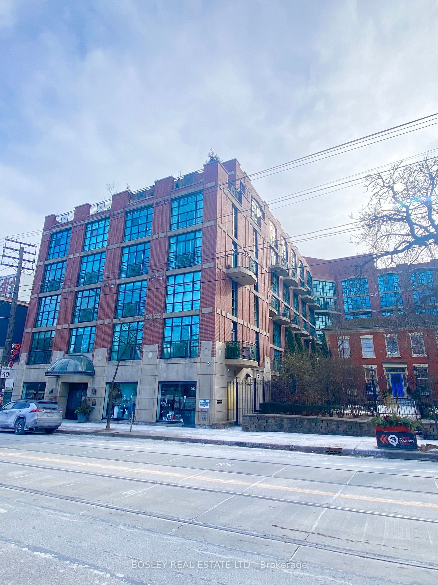 Condo leased at 215-901 Queen Street, Toronto, Trinity-Bellwoods, M6J 3X4 - MLS: C11935839