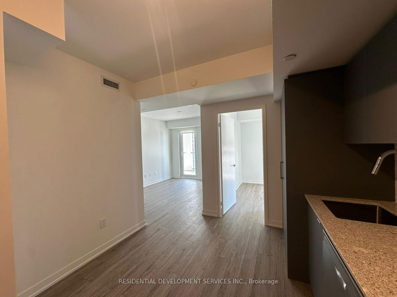 Condo for lease at 445-500 Wilson Avenue, Toronto, Clanton Park, M3H 0E5 - MLS: C11935849