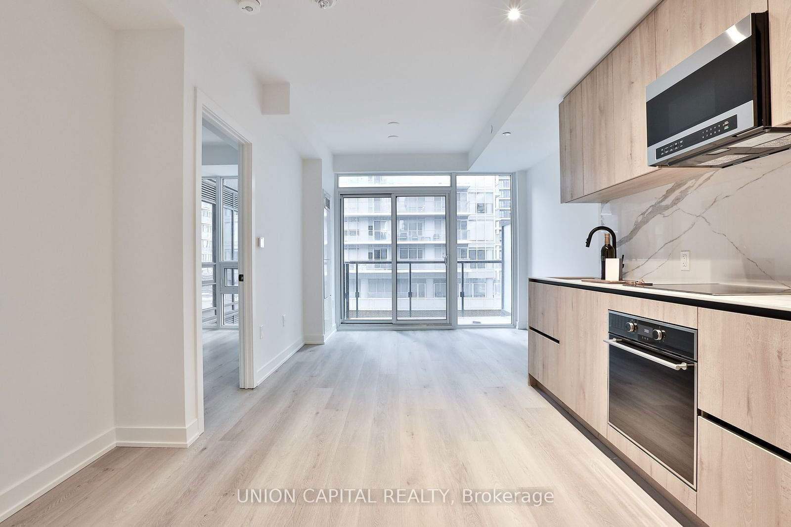 Condo leased at 815-117 Broadway Avenue, Toronto, Mount Pleasant West, M4P 1V3 - MLS: C11935941