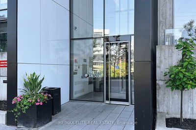 Unit 1008 — 32 Trolley Cres, Toronto - Moss Park image-0-3