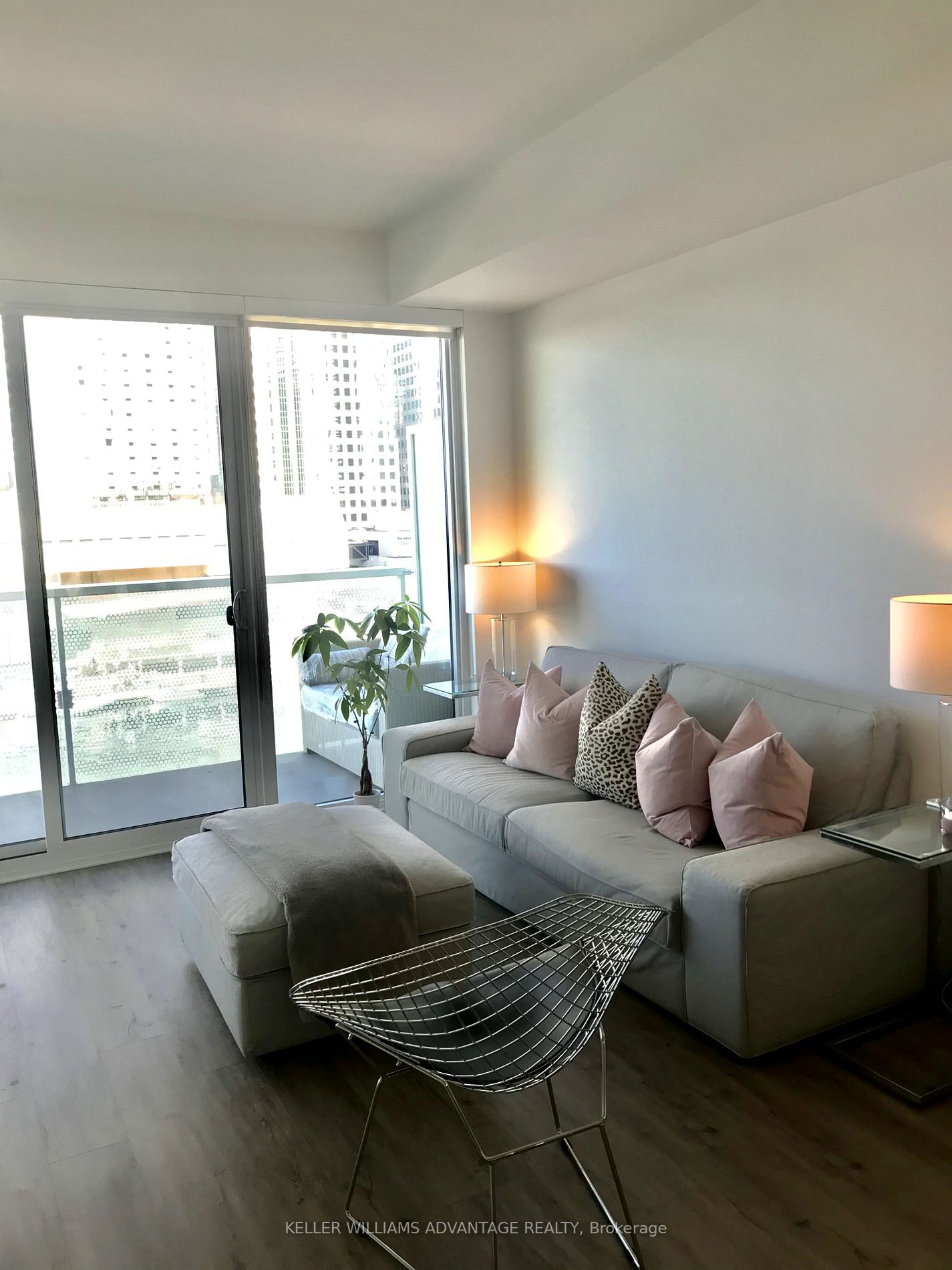 Condo for sale at 514-15 Queens Quay, Toronto, Waterfront Communities C8, M4J 1Y1 - MLS: C11936039