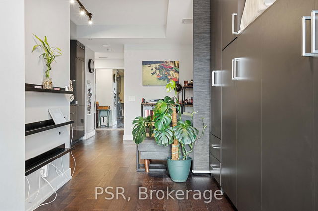1112 - 7 Grenville Street