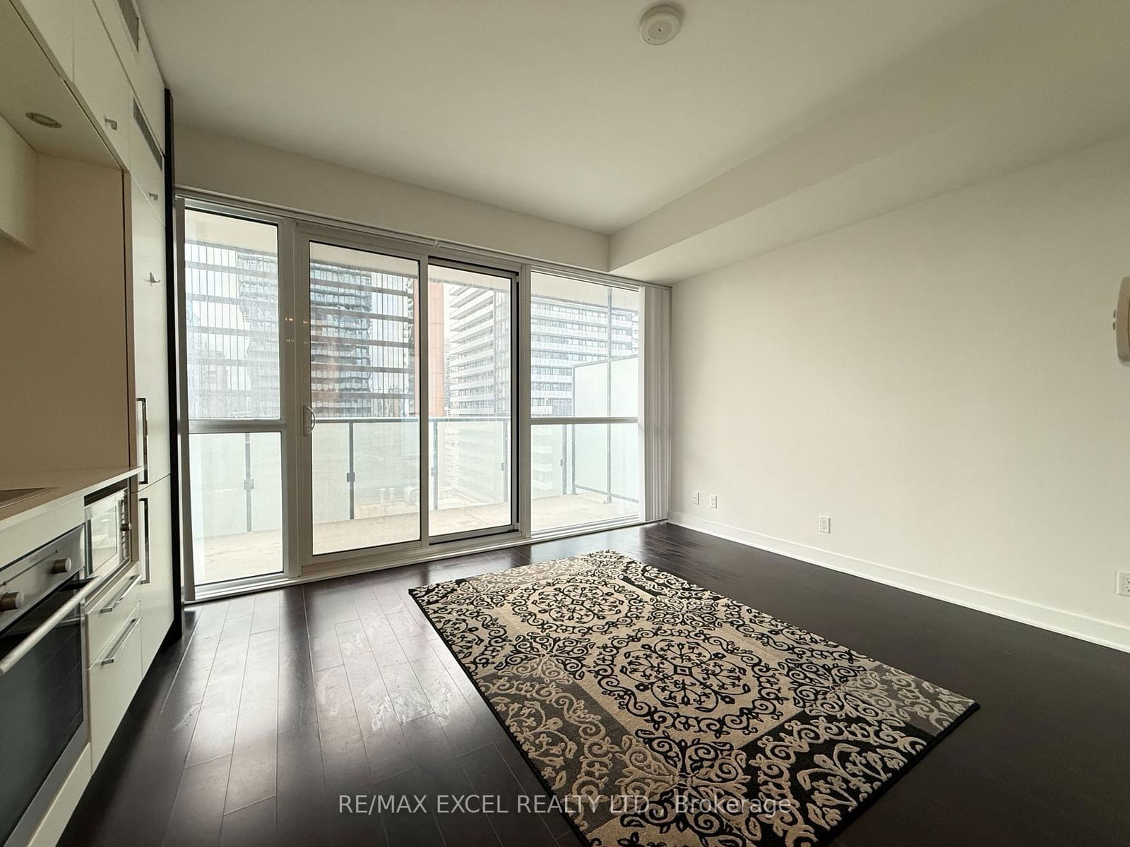 Condo for lease at 2006-15 Grenville Street, Toronto, Bay Street Corridor, M4Y 1A1 - MLS: C11936282