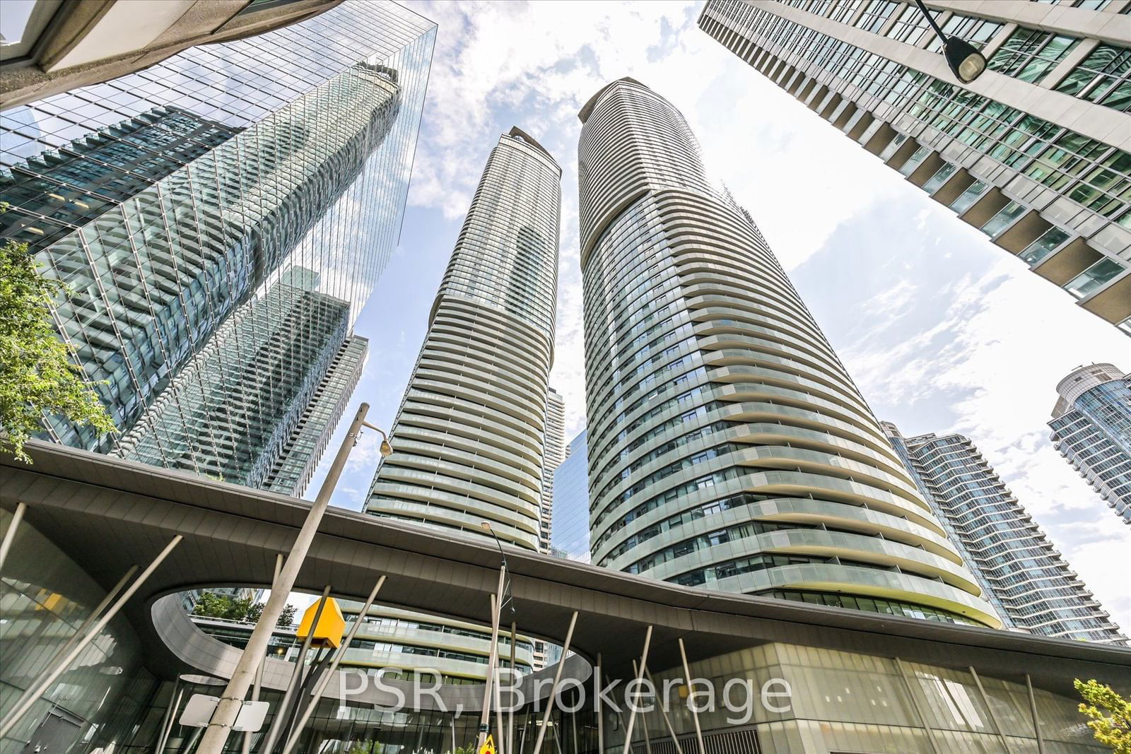 Condo for lease at 5105-14 York Street, Toronto, Waterfront Communities C1, M5J 0B1 - MLS: C11936330