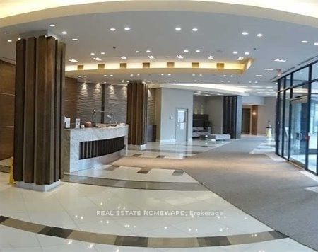 302 - 33 Bay Street
