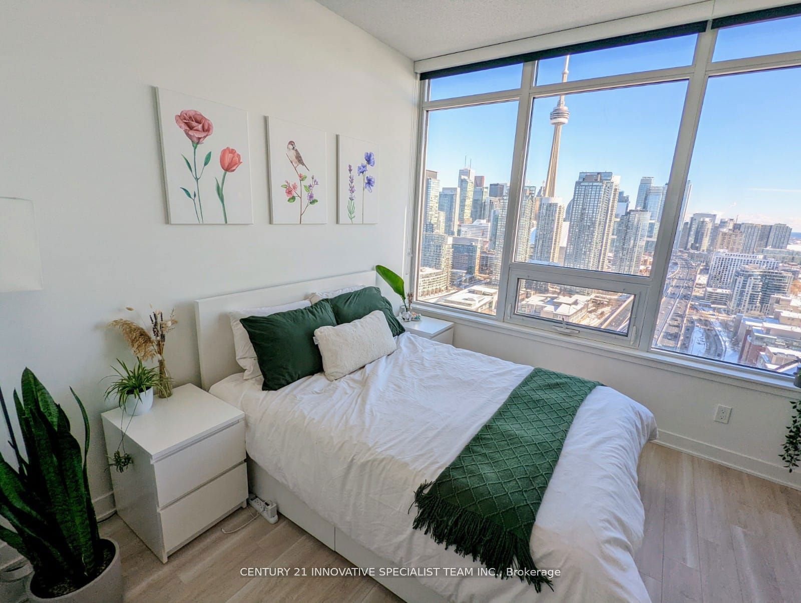 Condo for sale at 3915-17 Bathurst Street, Toronto, Waterfront Communities C1, M6A 2E1 - MLS: C11936585