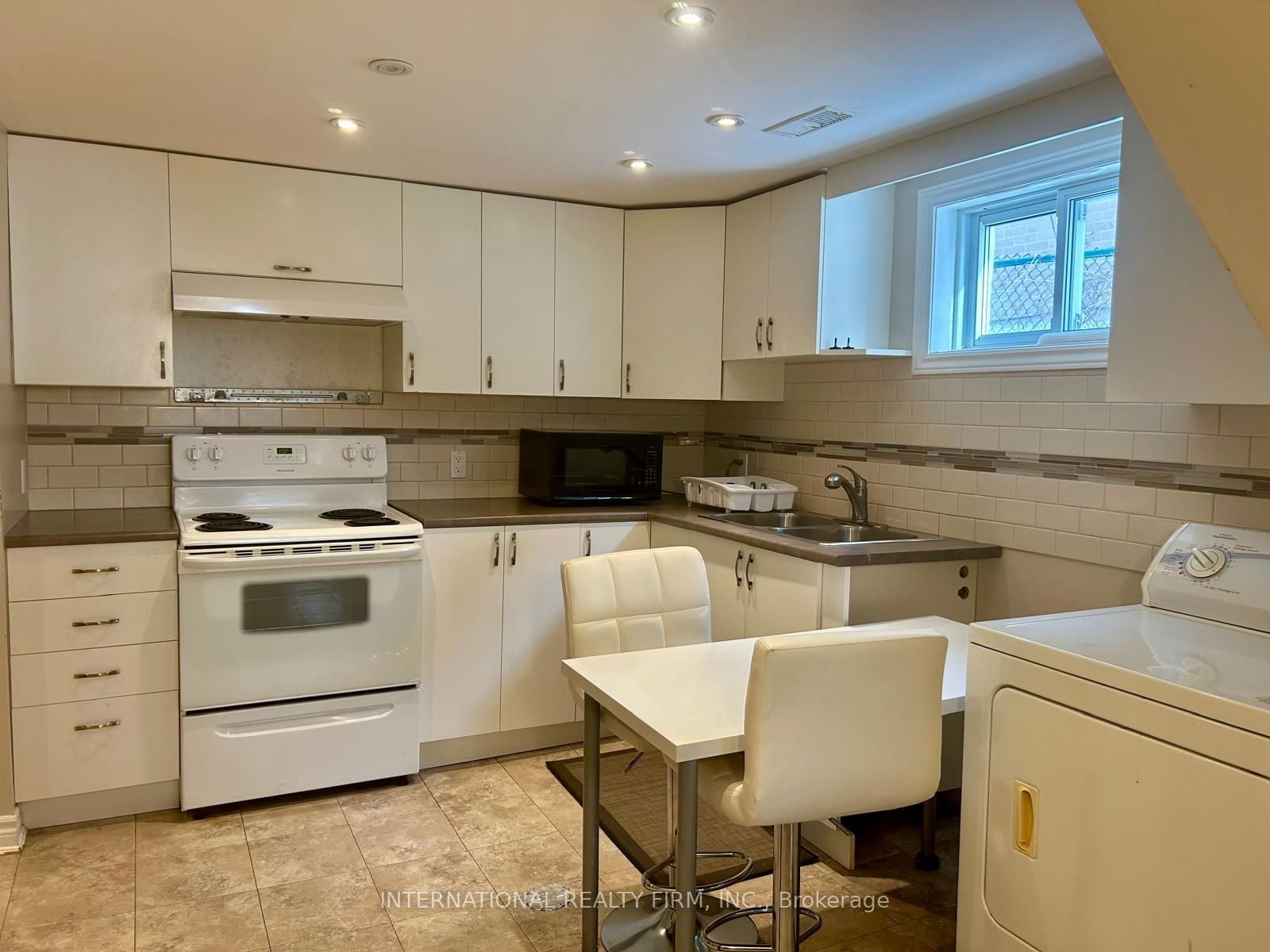 Semi-Detached House for lease at Bsmt-77 Elise Terrace, Toronto, Newtonbrook West, M2R 2W9 - MLS: C11936604